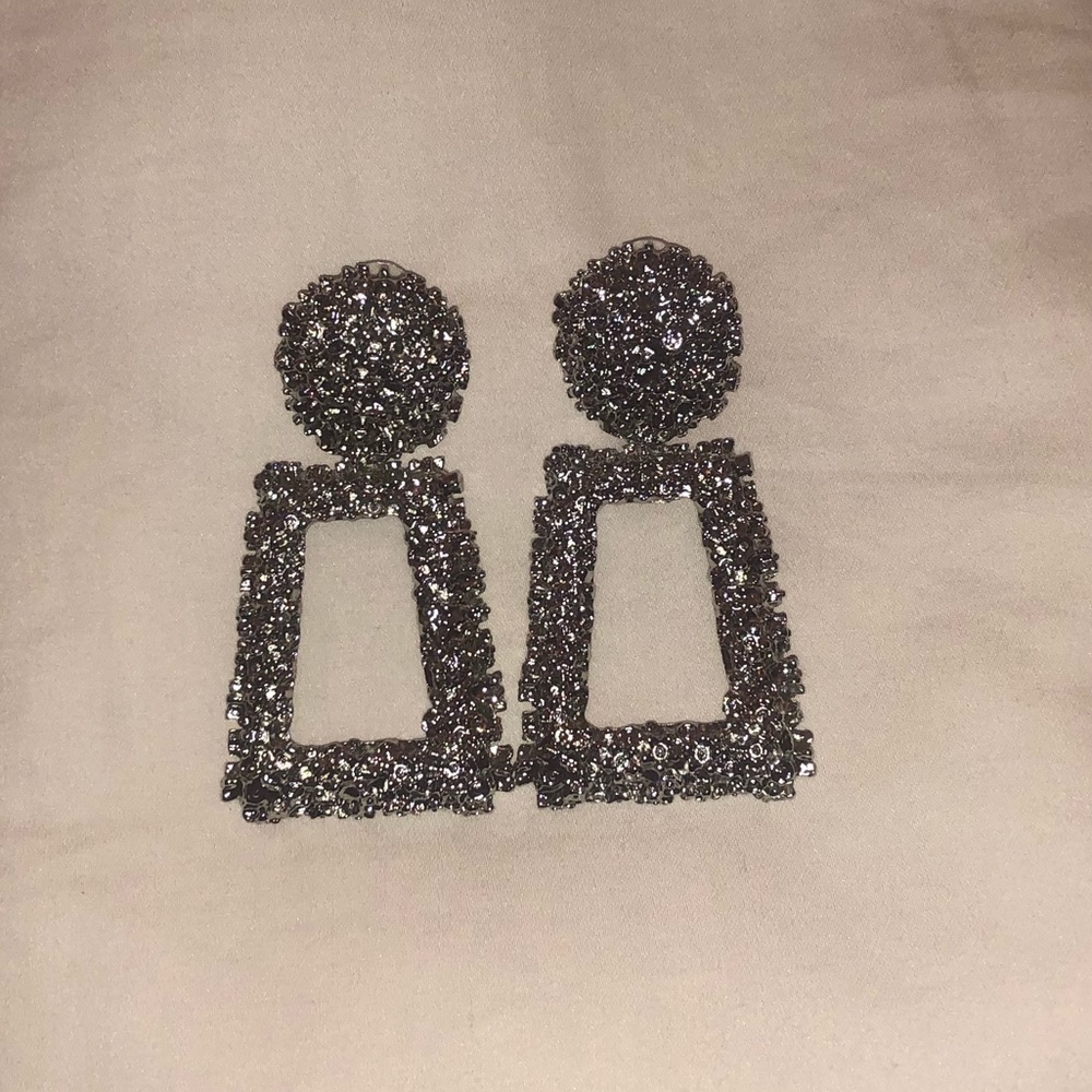 Retro earrings in silver!